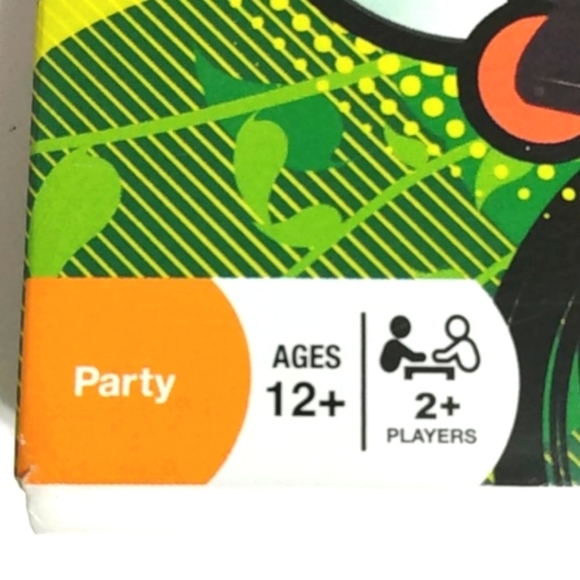 1990s A DECADE OF TRIVIA CARD GAME NIB - Picture 3 of 8